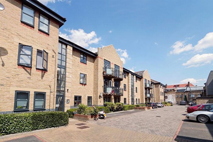 2 Bedroom Flat To Rent In Equity Square, Shacklewell Street, Shoreditch, E2