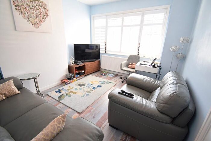 3 Bedroom Terraced House To Rent In Geneva Road, Thornton Heath, CR7