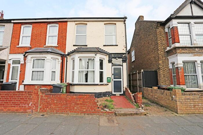 2 Bedroom Semi Detached House To Rent In Whalebone Avenue, Chadwell Heath, Romford, RM6