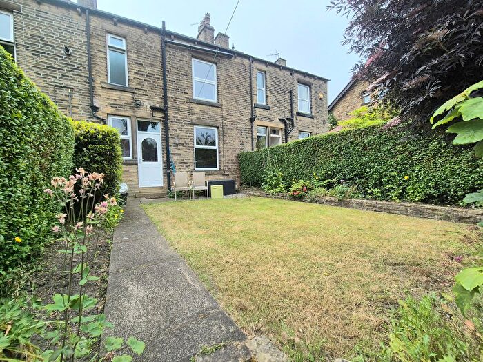 4 Bedroom Terraced House To Rent In St. Albans Road, Halifax, HX3