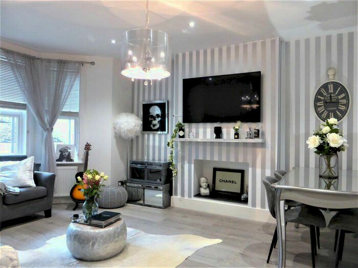 2 Bedroom Flat To Rent In Sackville Road -, P17