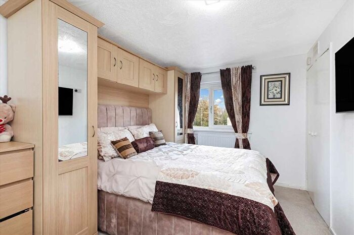 2 Bedroom Terraced House For Sale In Maxwell Gardens, Dumbreck, Glasgow, G41