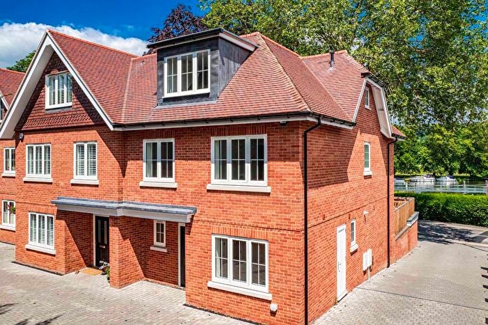 4 Bedroom Property For Sale In Leat House, Pangbourne On Thames, RG8