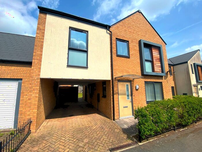 3 Bedroom Semi-Detached House To Rent In Clifford Walk, Birmingham, B19