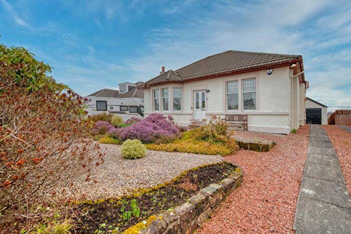 3 Bedroom Detached Bungalow For Sale In Stamperland Avenue, Clarkston, G76
