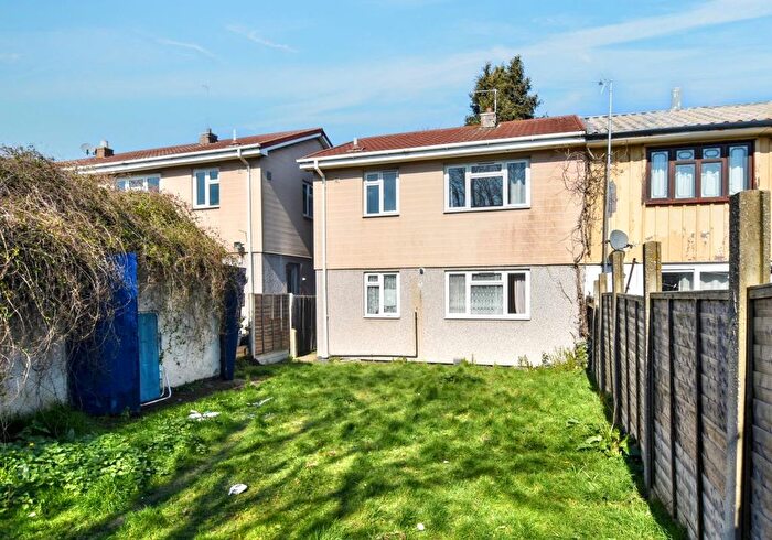 3 Bedroom Semi Detached House For Sale In Halcot Avenue, Bexleyheath, Kent, DA6