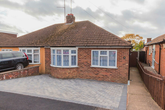 2 Bedroom Semi-Detached Bungalow To Rent In Tann Road, Finedon, NN9