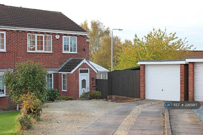 4 Bedroom Semi-Detached House To Rent In Birkdale, Worksop, S81