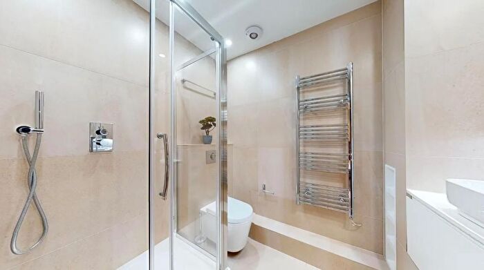 3 Bedroom Flat To Rent In St. Johns Wood Park, London, NW8