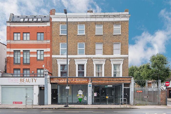 3 Bedroom Flat To Rent In King Street, London, W6