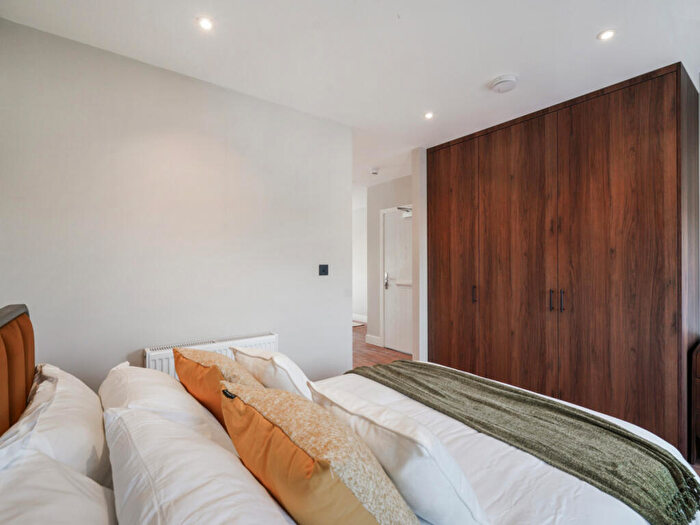 2 Bedroom Apartment For Sale In Trenmar Gardens, London, NW10