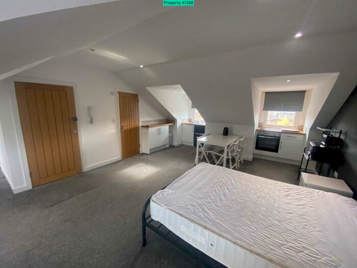 Studio To Rent In Station Road, Gidea Park, Romford, RM2