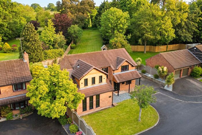5 Bedroom Detached House For Sale In Grove Drive, Taunton, TA2