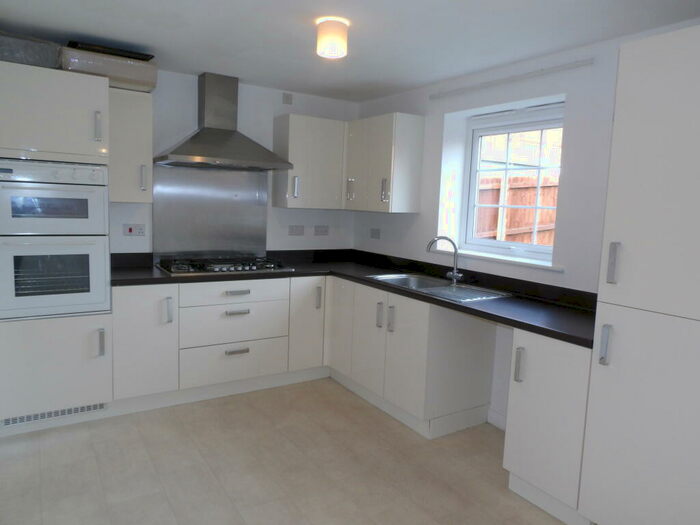 4 Bedroom House To Rent In Royal Walk, BB2