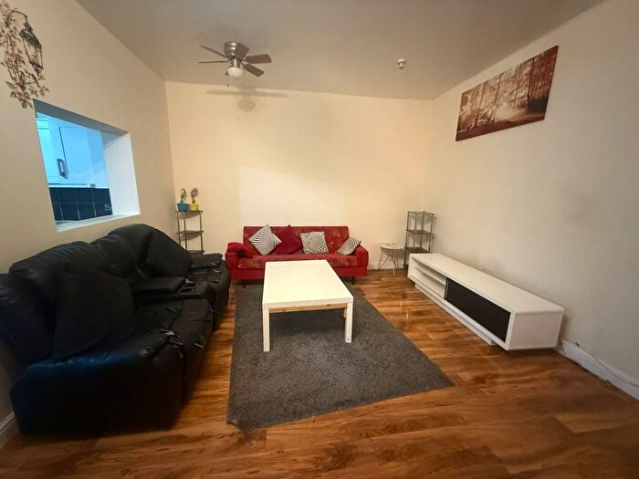 4 Bedroom Terraced House To Rent In Clifton Road, Southall, UB2