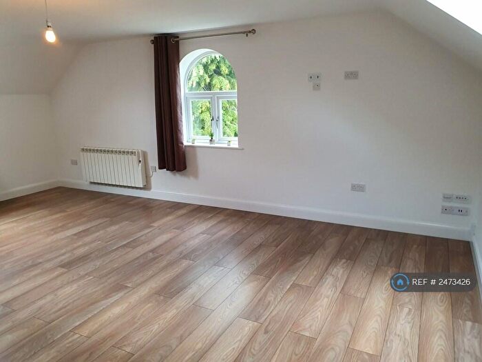 1 Bedroom Flat To Rent In Chapel Court, Bromsgrove, B61
