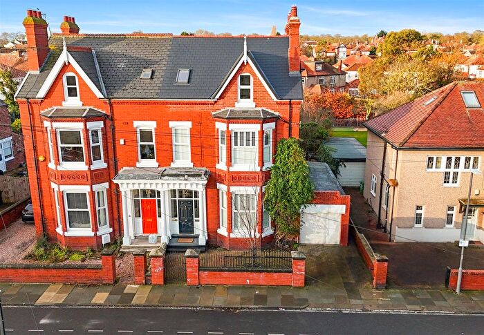 6 Bedroom Semi Detached House For Sale In Linden Grove, Hartlepool, TS26