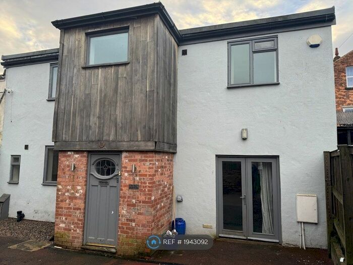 2 Bedroom Semi-Detached House To Rent In Hampton Road, Scarborough, YO12