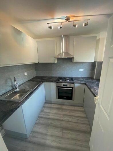 2 Bedroom Flat To Rent In Pycroft Way, London, N9