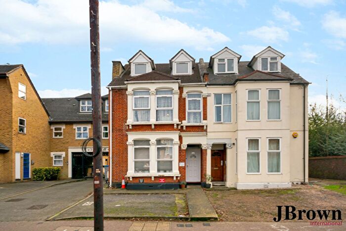 1 Bedroom Flat For Sale In Eastern Road, Romford, Essex, RM1