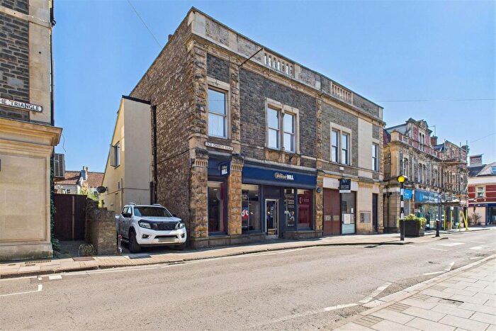 3 Bedroom Flat For Sale In Central Position Within Clevedon Town Centre, BS21