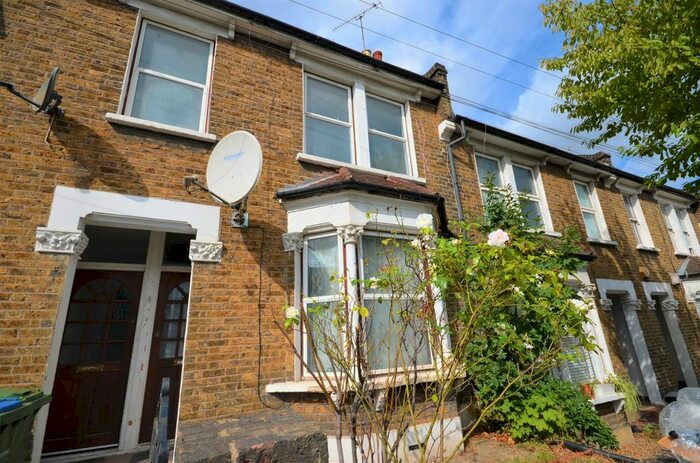 2 Bedroom Flat To Rent In Fairthorn Road, London, SE7