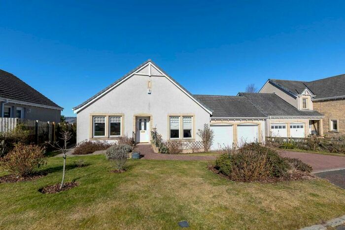 3 Bedroom Detached Bungalow For Sale In Nethy Place, Abernethy, Perth, PH2