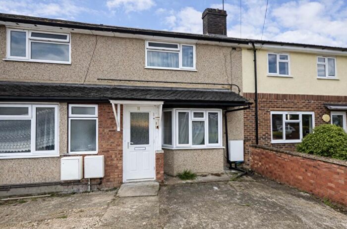 2 Bedroom Flat To Rent In Sheppard Close, EN1