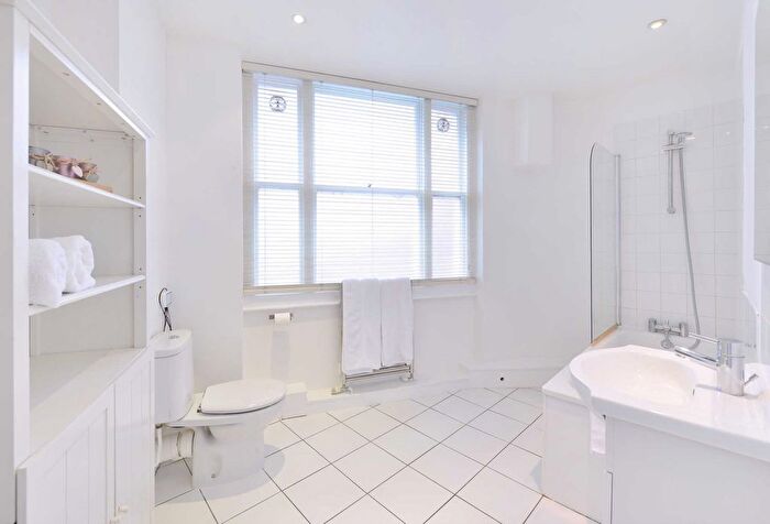 1 Bedroom Flat To Rent In Mayfair, London, W1J
