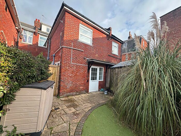 3 Bedroom Maisonette To Rent In Carbery Lane, Bournemouth, BH6