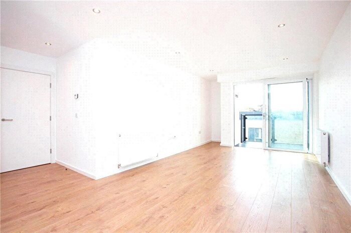 2 Bedroom Apartment For Sale In Witley House, Garfield Road, Addlestone, KT15