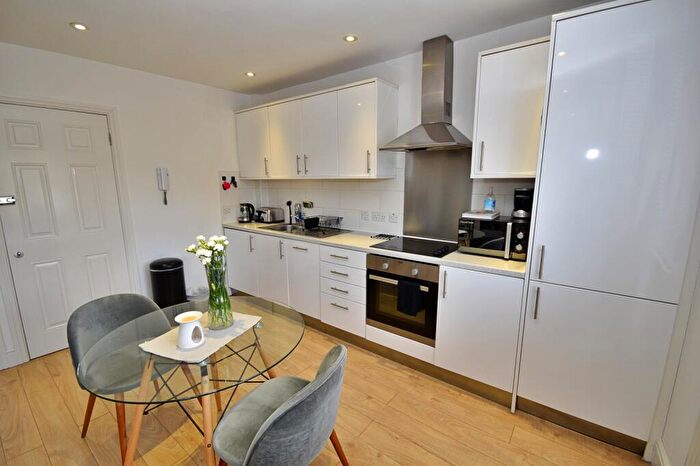 1 Bedroom Flat To Rent In Hale End Road, Woodford Green, Essex., IG8