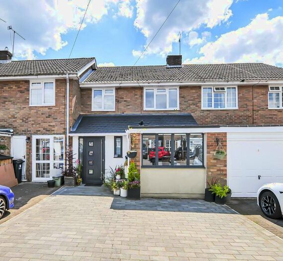 4 Bedroom Terraced House For Sale In Claremont, Bricket Wood, St. Albans, AL2