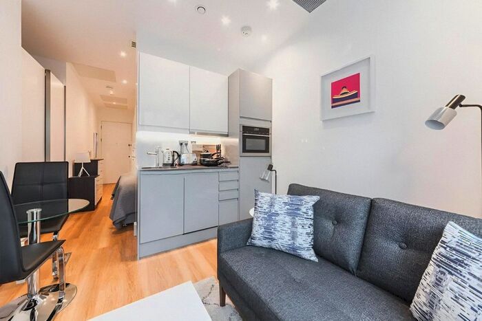 1 Bedroom Flat To Rent In Bath Road, Slough, SL1