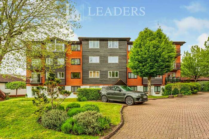 2 Bedroom Apartment To Rent In Great Heathmead, Haywards Heath, RH16