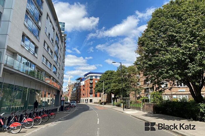 2 Bedroom Flat To Rent In Long Lane, London, SE1