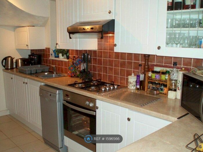 5 Bedroom Semi-Detached House To Rent In Boundary Crescent, Nottingham, NG9