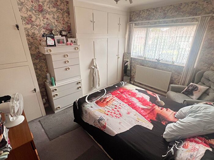 3 Bedroom Terraced House For Sale In Wavell Avenue, Poole, BH17