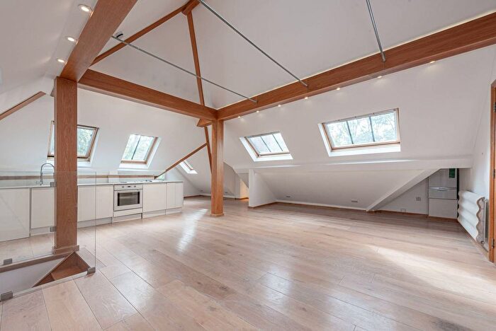 2 Bedroom Flat To Rent In Heysham Lane, Hampstead, London, NW3