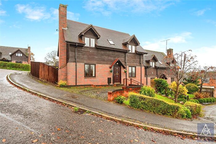 4 Bedroom Detached House For Sale In Meadoway, Steeple Claydon, Buckingham, MK18