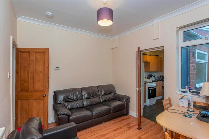 3 Bedroom Property To Rent In Wellington Street, York, YO10