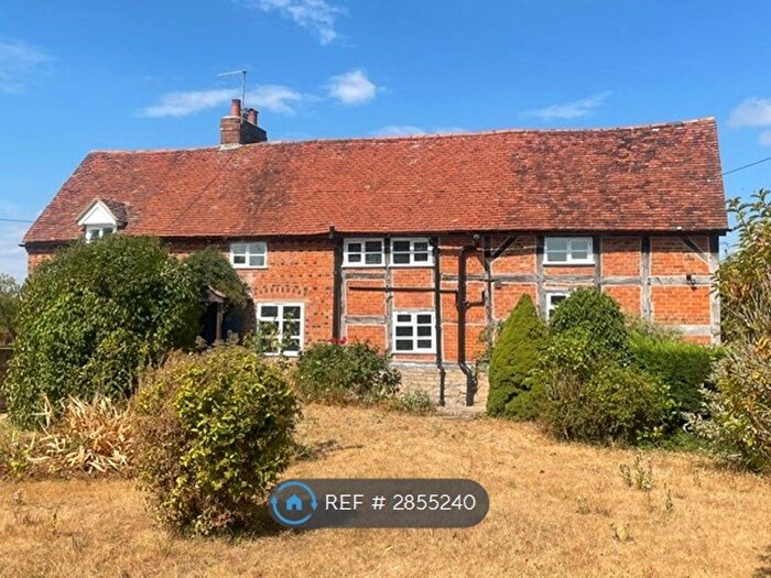 3 Bedroom Detached House To Rent In Broughton Hackett, Worcester, WR7