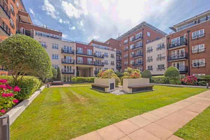 1 Bedroom Flat To Rent In Royal Quarter, Seven Kings Way, Kingston Upon Thames, KT2