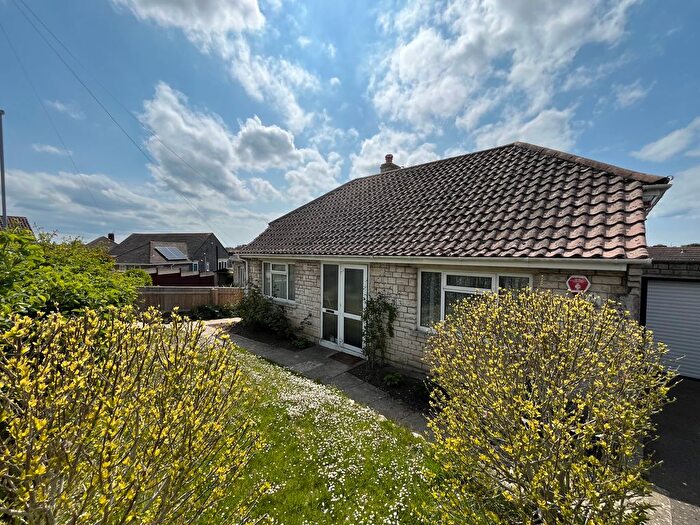 2 Bedroom Bungalow To Rent In Lakeside Gardens, Weymouth, DT3