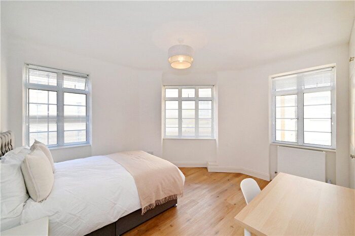 5 Bedroom Flat To Rent In Stourcliffe Street, London, W1H