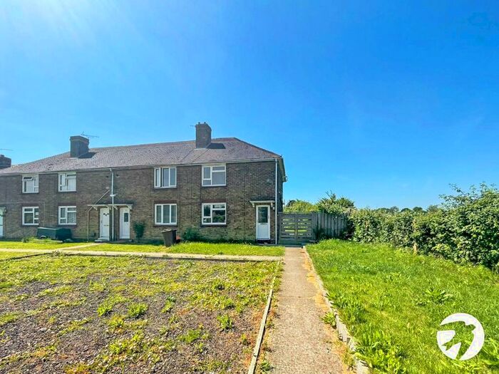 3 Bedroom End Of Terrace House To Rent In Lower Road, Teynham, Sittingbourne, Kent, ME9