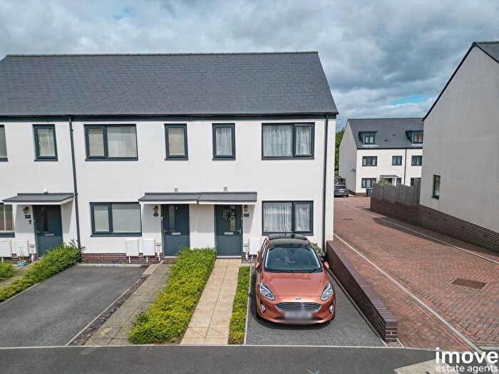 2 Bedroom End Of Terrace House For Sale In Foxglove Way, Paignton, TQ4