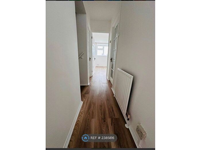 2 Bedroom Maisonette To Rent In Exeter House, Barking, IG11