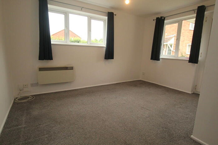 1 Bedroom Terraced House To Rent In Caravere Close, Cambridge, CB4