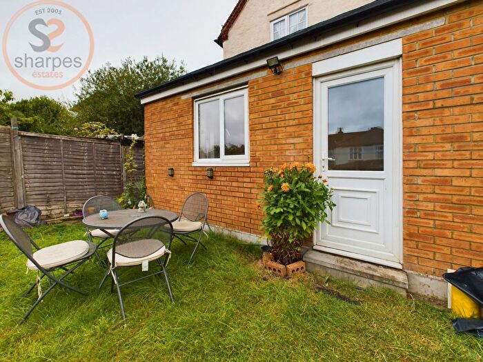 1 Bedroom Studio To Rent In Ground Floor Studio, Glenburnie Road, London, SW17